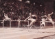 ATHLETISME 05/1959 STADE JEAN BOUIN 110 METRES HAIES VICTOIRE DE BRUNYEE  PHOTO 18 X 13 CM - Sport