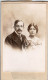 Photo CDV D'un Couple élégant Posant Dans Un Studio Photo A Chateauneuf - Alte (vor 1900)
