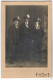 Fotografie Franz J. Mauthe, Balingen, Drei Junge Herren In Anzügen Vor Der Musterung Mit Geschmückten Hüten  - Krieg, Militär