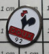 711e  Pin's Pins / Rare Et  Belle Qualité !!! ANIMAUX / COQ POULE POULET DOUX 92 - Animales