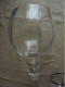 Delcampe - Ancien - 2 Grands Verres Ballon Photophores Sur Pieds En Verre - Glas & Kristal