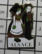 1216c Pin's Pins / Beau Et Rare / AUTRES / ALSACE COUPLE ALSACIENS - Autres & Non Classés