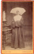 Photo CDV D'une None   élégante Posant Dans Un Studio Photo A Castelnaudary - Anciennes (Av. 1900)