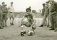 Delcampe - 3 FOTOS SET 1967 REAL PHOTO CPA CORPO POLICIA FAP AEREA FUTEBOL SOCCER MILITARY TEAM ANGOLA AFRICA AFRIQUE AT186 - Sports