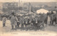 63-SCENE D AUVERGNE-MARCHE DE VACHES LAITIERES-N°2156-G/0137 - Sonstige & Ohne Zuordnung