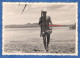 Photo Ancienne - Prés TANANARIVE ( Madagascar ) - Homme Torse Nu Fusil De Chasse à L'épaule - Garçon Chasseur Hunter - Sports