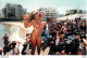 FESTIVAL DE CANNES 96 CEREMONIE DE REMISE DES HOT D'OR  PHOTO DE PRESSE ANGELI 27 X 18 CM R4 - Pin-up