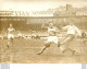 FOOTBALL 01/1962 PARC DES PRINCES  LYON R.C. PARIS  AVEC SAMPER BOLLINI RAMBERT  PHOTO DE PRESSE 18X13CM - Sports