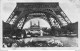 LES PETITS TABLEAUX DE PARIS Les Jardins Près De La Tour Eiffel; Au Dernier Plan, Le Trocadéro Cpa 1933 - Tour Eiffel