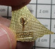 811B  Pin's Pins / Beau Et Rare / BATEAUX / VOILE VOILIER BARQUE PECHE VIEUX GREEMENT - Boats