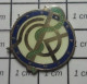 811B Pin's Pins / Beau Et Rare / MEDICAL / SYMBOLE MEDICAL AVEC SERPENT ASPIC CADUCEE - Médical