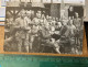 REAL CARTE PHOTO-  MILITARIA, GROUPE DE MILITAIRES  ALLEMAGNE WIESBADEN - L'heure Du Repas - War, Military