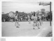 MATCH DE BASKETBALL BASKET LES ABRETS ISERE PHOTO ORIGINALE  12 X 8 CM CACHET PHOTOGRAPHE AU VERSO - Sporten