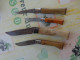 Delcampe - Lot De 19 Couteaux OPINEL , Certains Très Anciens , - Knives