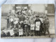 Photo Carte Soldats Avec Newspaper Match - Casernes