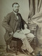 Photo CDV Winter Strasbourg  Homme Assis Tenant Un Papier  Main Sur La Hanche  Sec. Emp. CA 1860-65 - L680A - Anciennes (Av. 1900)