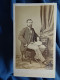 Photo CDV Winter Strasbourg  Homme Assis Tenant Un Papier  Main Sur La Hanche  Sec. Emp. CA 1860-65 - L680A - Anciennes (Av. 1900)