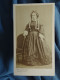 Photo CDV Charavet à Paris - Femme En Pied, Coiffe D'intérieur, Jolie Robe, Second Empire, Ca 1860 L680A - Anciennes (Av. 1900)