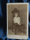 Photo CDV Hauser & Barres  Paris  Bébé Assis Sur Une Chaise  Sec. Emp. CA 1860-65 - L680A - Old (before 1900)