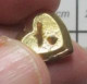912e Pin's Pins / Beau Et Rare / AUTRES / Mini Pin's COEUR METAL JAUNE - Other & Unclassified