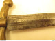 Delcampe - Dague - Poignard - Couteau - Long De 30 Cm - Lame 18 Cm  Poids    250 Gr Garde En Laiton - Knives/Swords