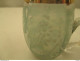 Delcampe - Beau  Petit Verre De Collection -   émaillé  En Relief Décor De Fleurs - Glass & Crystal