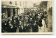 Carte-Photo - A Localiser - Procession Devant Magasin Comptoirs Français - To Identify