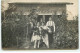 Carte Photo à Localiser - Hommes Et Femmes Dans Un Jardin - To Identify