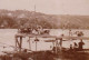 Jolie Photographie De Bateaux Sur Un Fleuve, Vapeur Et Voiliers à Identifier, Circa 1900, Beau Cliché Original 8,4x7,1cm - Bateaux