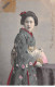 Japon - N°84590 - Une Femme En Kimono Tenant Un éventail - Carte Vendue En L'état - Other & Unclassified