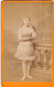 Photo CDV D'une Jeune Fille   élégante Posant Dans Un Studio Photo A Lyon - Old (before 1900)