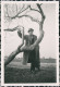 Foto  Junger Mann Mit Zigarette Am Baum 1940 Privatfoto - Personnages