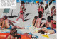 CPSM SUR LA PLAGE FOULE ANIMATION MAILLOT DE BAIN JEUX CHAISE LONGUE LA VIE A LA MER LOISIRS VACANCES TOURISME - Pin-Ups