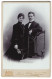 Fotografie Friedrich Kolby, Zwickau I. S., Äussere Plauensche-Strasse, Junges Paar In Modischer Kleidung  - Personnes Anonymes