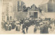 Carte Photo à Localiser - Procession Rentrant Dans Un Jardin D'une Maison - Pélerinage ? - Chateau Gontier