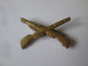 Rare! WWII USA Army Infantry Regiment Crossed Rifles Badge - Militaria