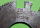 Delcampe - Ancien OUTIL Spécial - JAUGE DE PARIS P1 à 30 - Dixième De Mm 5 à 100 - Acier Diamètre 8 Cm- "Laissé Dans Son Jus"- 1857 - Autres Appareils