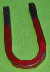 Ancien Petit OBJET Curiosa - Forme D'aimant - Métal - "état D'usage" Et "laissé Dans Son Jus" - 3.2 X 1.8 Cm - Vers 1960 - Altri & Non Classificati