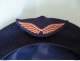 COIFFE BLEU DE CASQUETTE - ( Béret )  - Armée De L'Air Avec Ecusson Brodé Doré Aigle Bleu Nuit Taille 56  -  VOIR SCANS - Copricapi