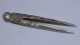 Delcampe - -PETIT COMPAS FER FORGE TETE D'HOMME XVIIIe COLLECTION OUTIL ANCIEN VITRINE    E - Outils Anciens