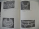 Kant Uit Brugse Kerken En Kloosters Brugge Kantcentrum Wapens Emblemen Liturgische Gewaden Kerklinnen Kragen Sluiers - Other & Unclassified