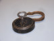 - JOLI CADENAS ANCIEN Avec SA CLE Percée COLLECTION DECO VITRINE SERRURES  E - Altri & Non Classificati