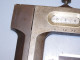 Delcampe - - BOITE COFFRET AVEC 2 PIEDS A COULISSE Aux Forges De Vulcain Et INOXY  E - Outils Anciens