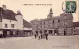 TANNAY ( Nièvre). L´Hotel De Ville Et La Place. - Tannay