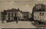 40 - Mont De Marsan - Pont Et Rue Gambetta - Animation Et Pub Vichy Célestins - Mont De Marsan