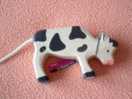 Vache En Bois - Neuve - Queue En Corde - Dimensions: 8 * 11 Cm - Ref 7588 - Autres & Non Classés