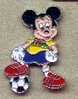 PIN'S DISNEY MICKEY ET FOOTBALL (4806) - Disney