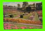 MIDDLESEX, ENGLAND - HAMPTON COURT PALACE - THE POND GARDEN - - Surrey