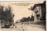 MARTINIQUE FORT DE FRANCE La Rue De La Liberté Au Premier Plan La Façade Principale De La Bibliothèque Schoelcher. - Fort De France