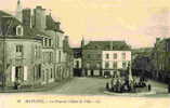 MAYENNE - La Place De L'Hôtel De Ville - Mayenne